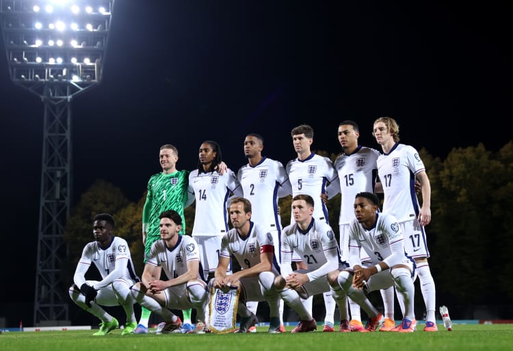 A mídia estrangeira prevê a escalação inicial da Inglaterra para esta rodada das eliminatórias da Copa do Mundo: Kane e Master La liderarão! Bellin está na lista
