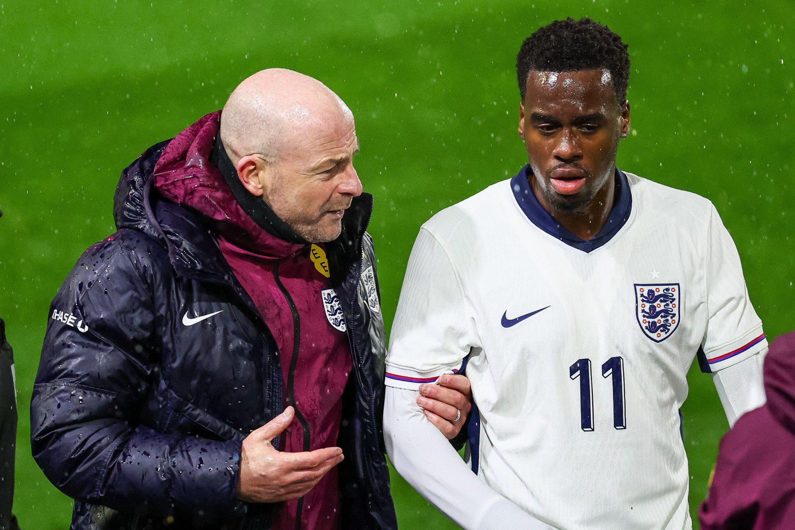 Mídia britânica: O estado de Gittens não é grave após a lesão e continuará na seleção sub-21 da Inglaterra