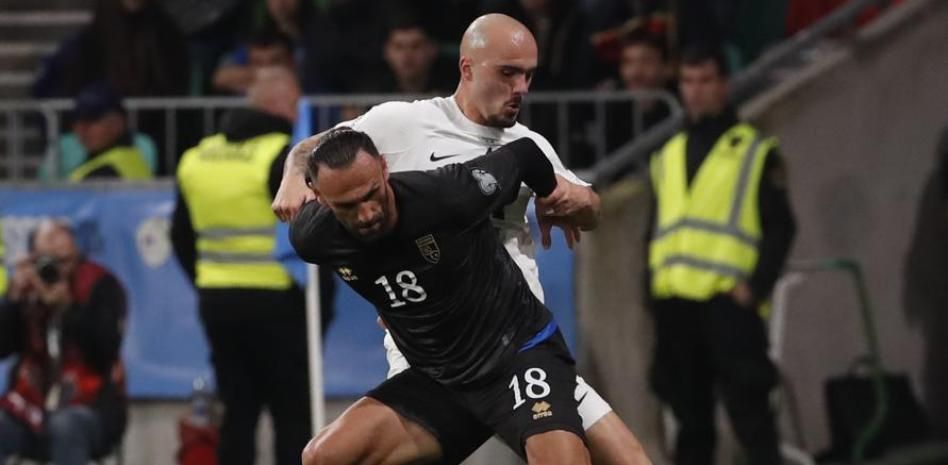 O Kosovo pelo menos garante a classificação para os play-offs e precisa vencer a Suíça por 6 gols na última rodada para avançar direto para a Copa do Mundo.