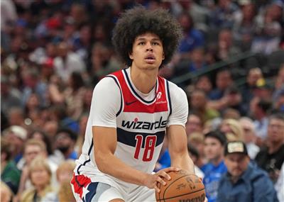 O futuro é promissor! Keshawn George tem noite de carreira enquanto time vence Mavericks