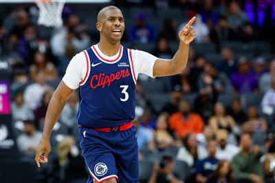Paul: Na entressafra, eu realmente tive que escolher entre me aposentar e voltar para o Clippers. Queria passar mais tempo com minha família.