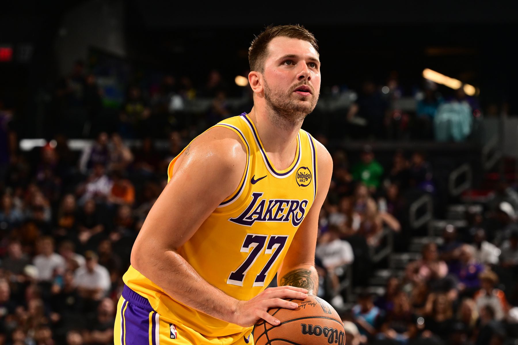 Nêmesis! Até o momento na carreira de Doncic, ele nunca perdeu para Wenban Yama, com 5 vitórias e 0 derrotas.