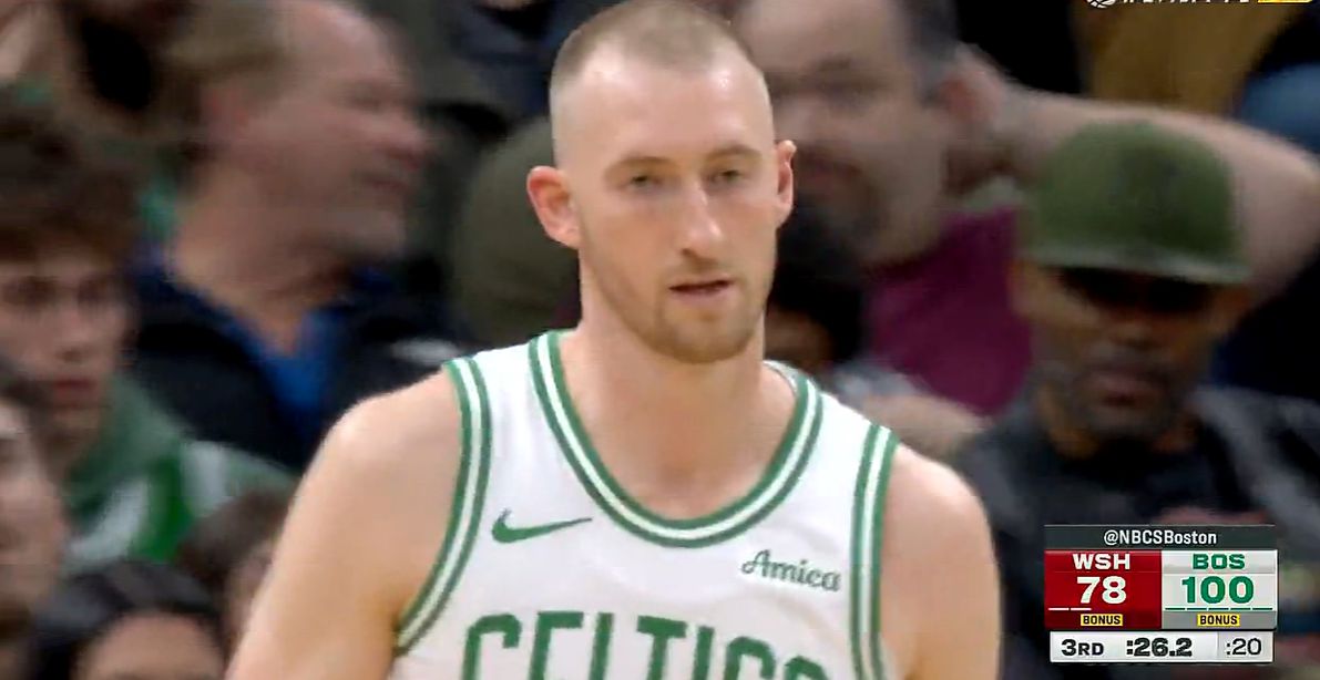O ataque começa! O Celtics marcou 102 pontos em três quartos, aproximando-se da média de pontos por jogo nesta temporada.