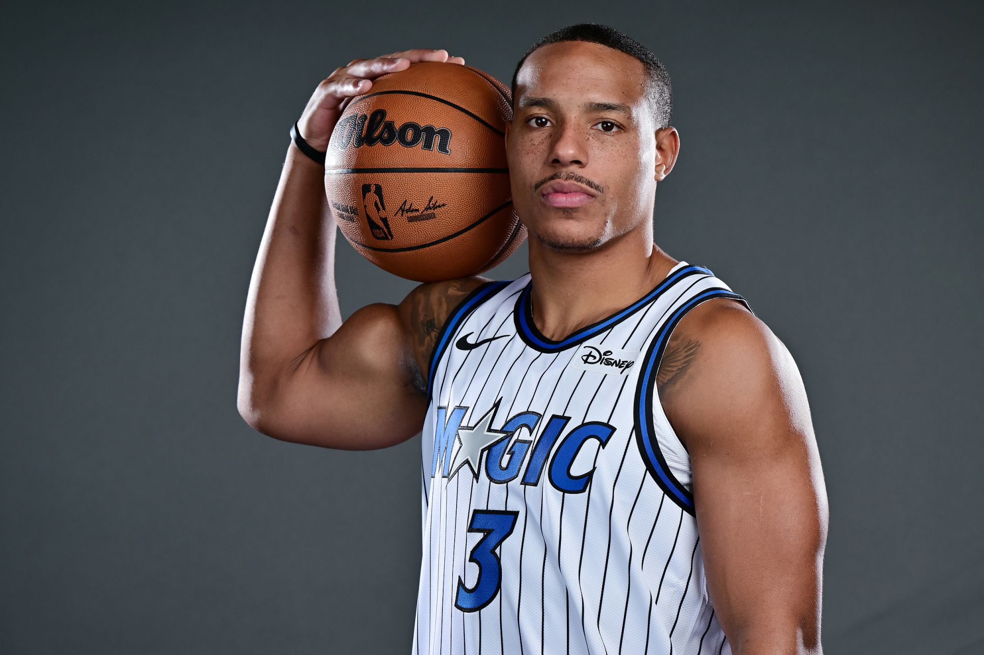 Wagner e Bane marcaram 29 pontos no primeiro tempo, ajudando o Magic a liderar os Knicks com 20 pontos