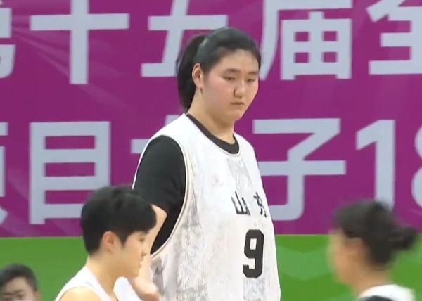 Zhang Ziyu marcou 31 pontos e pegou 10 rebotes para ajudar Shandong a vencer o campeonato de basquete feminino sub-18 dos Jogos Nacionais