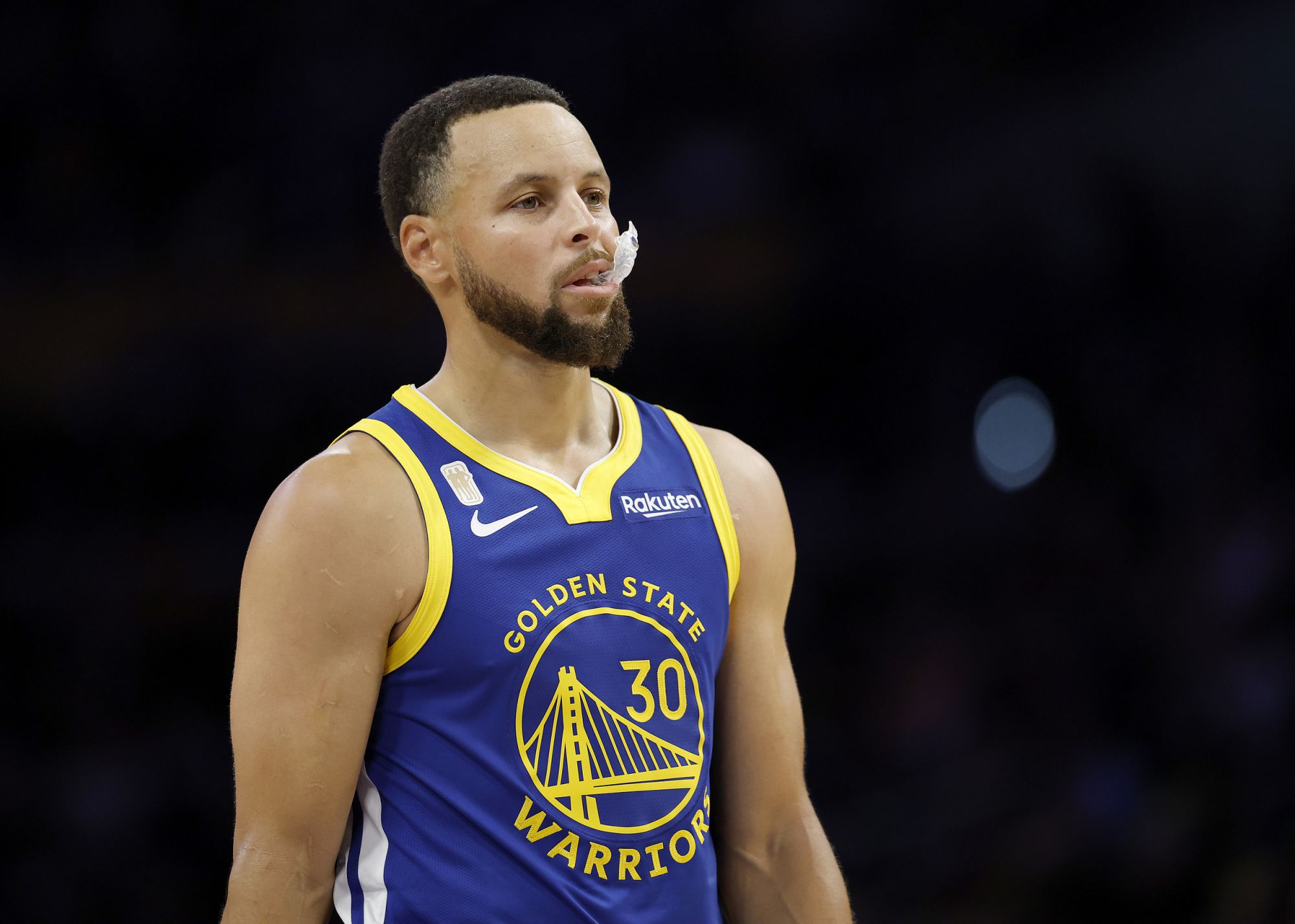 Pontuação explosiva! Curry marcou mais de 12 vezes em 3 minutos, 99 vezes, deixando para trás muitas estrelas